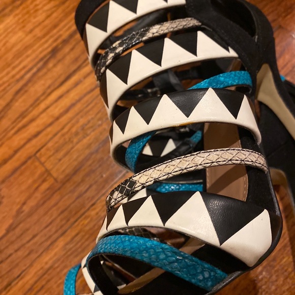 Steve Madden Strappy Black/white Print Snakeskin Heels Women’s Size 7 - Picture 3 of 11